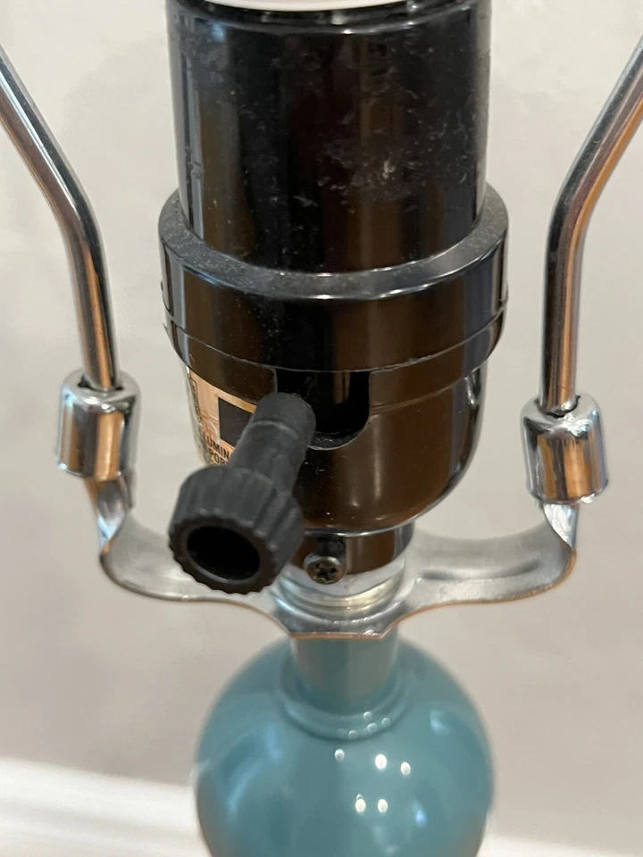 Lámpara de mesa Safavieh New York esfera bola apilada mesita de noche turquesa Foto 3 de 4