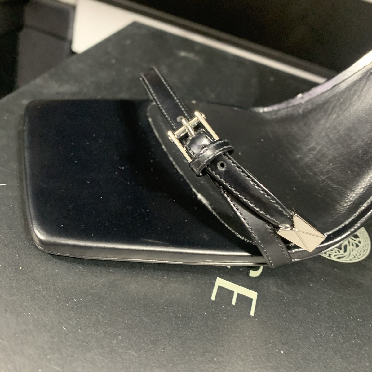 サンダル・ミュール Versace Sandalo VERSACE Sandalo Vitelli Strap Square Toe Sculpted Heel