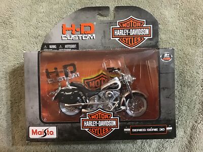 Harley Davidson 1993 FLSTN HERITAGE SOFTAIL Maisto 1/18 Diecast