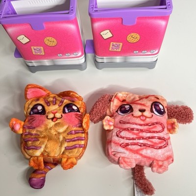NEW Cookeez Makery Toasty Treatz PNUTTY & JAM TIGER + STRUDEL POODLE Plush Set