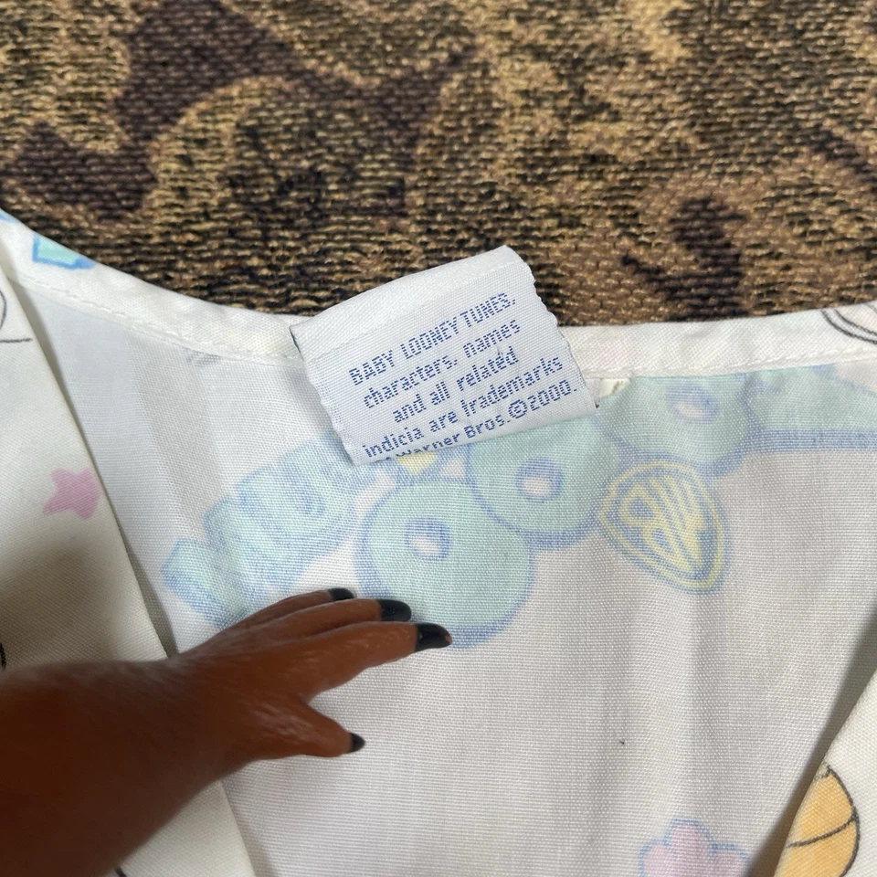 Vtg Baby Looney Tunes Women Scrub Top Large Blue 2000 MilLooneyUm - Image 4 of 4