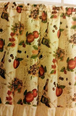 Juego 3 Cortinas Cocina Blair: 2 Niveles (30x36) + 1 Botín (60x36) Estampado Vino Y Frutas