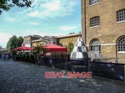 FOTO WETHERSPOONS NORTH DOCK CANARY WHARF LONDON DIE MEISTEN GEBÄUDE IN DIESER GEGEND W