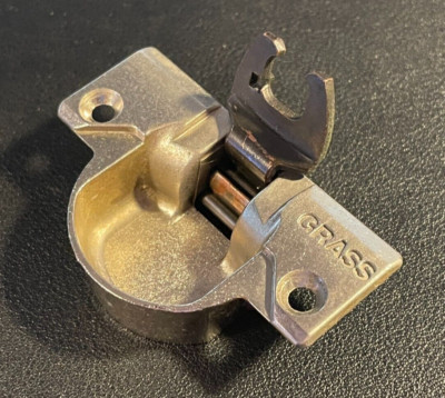 GRASS 830 Cabinet Hinge - TIGHT SPRING ACTION & CLEAN   Discontinued