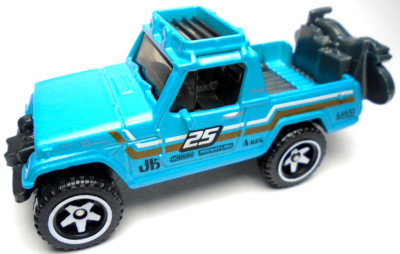 2019 HOT WHEELS '67 JEEPSTER COMMANDO 25 BLUE 1:64 DIECAST 3'' TRUCK W MOTORCYCLE