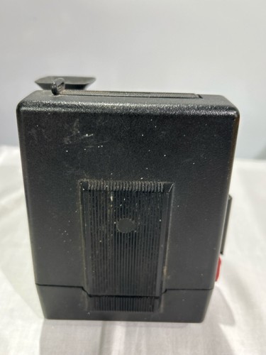 Polaroid 600 Cool Cam Instant Camera – Red & Gray – w/ Sealed 20-Pac (NJL029113) - Picture 7 of 7