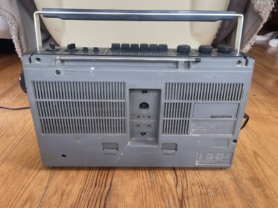 Ghettoblaster Vintage Hitachi TRK-7340E - Radio-cassette Gris - Fonctionne