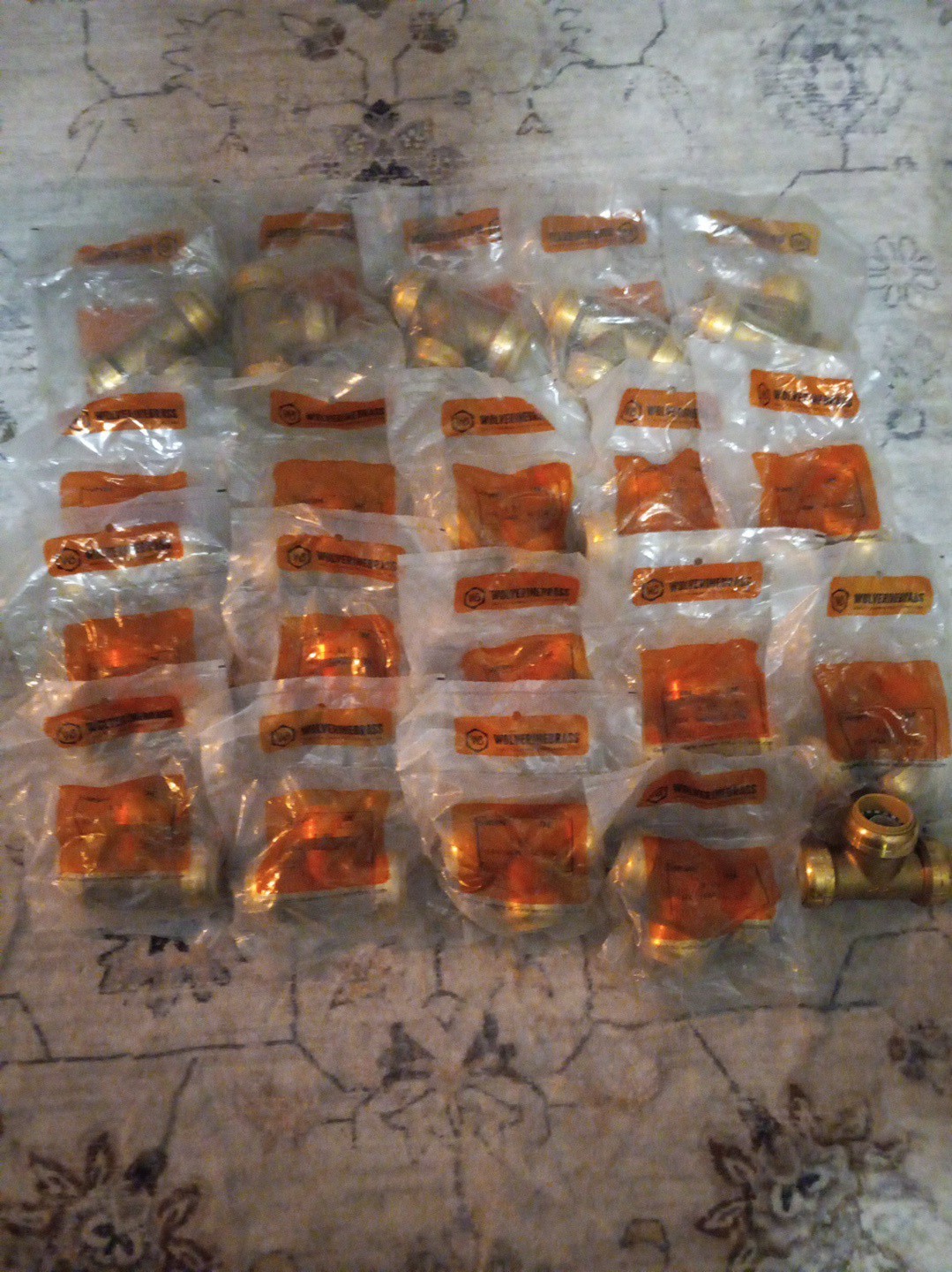 SharkBite Type 1 Inch Tee Lot Of 20. Wolverine Brass . New Old Stock. Plumbing
