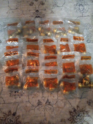 SharkBite Type 1 Inch Tee Lot Of 20. Wolverine Brass . New Old Stock. Plumbing