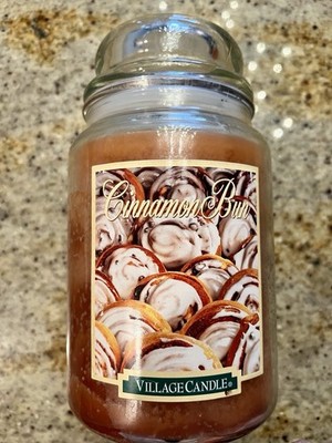 Village Candle Cinnamon Bun 26 oz Large 2 Wick Jar Candle NWT Fall Scent