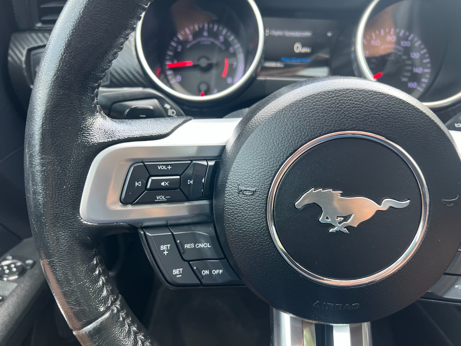 Ford Mustang - Image 29