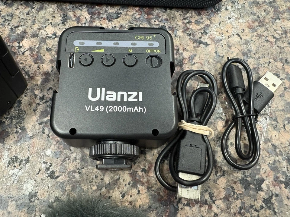 Sony ZV-1 Digital Compact Vlogging Camera W/EXTRAS- Black - Image 4 of 4