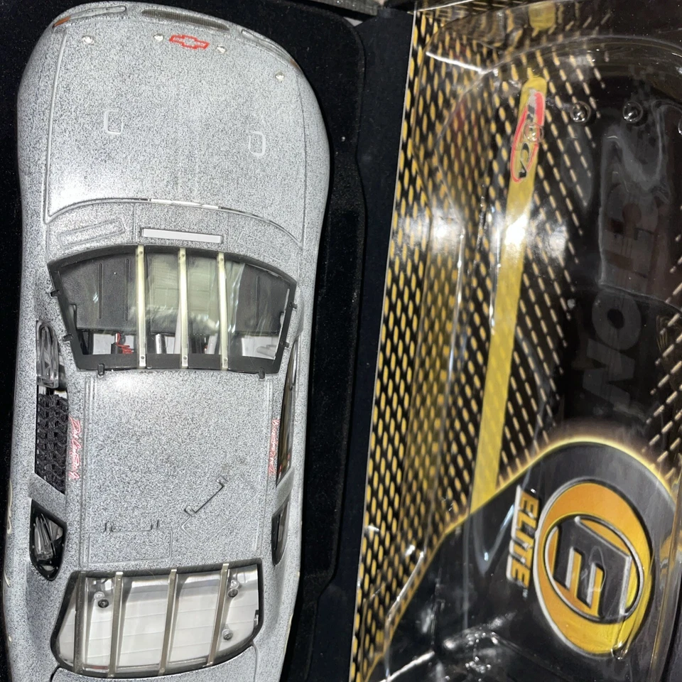 Action/RCCA Elite Series 1:24 Dale Earnhardt Jr 2001 Monte Carlo #8 Bud Test Car Foto 4 de 4