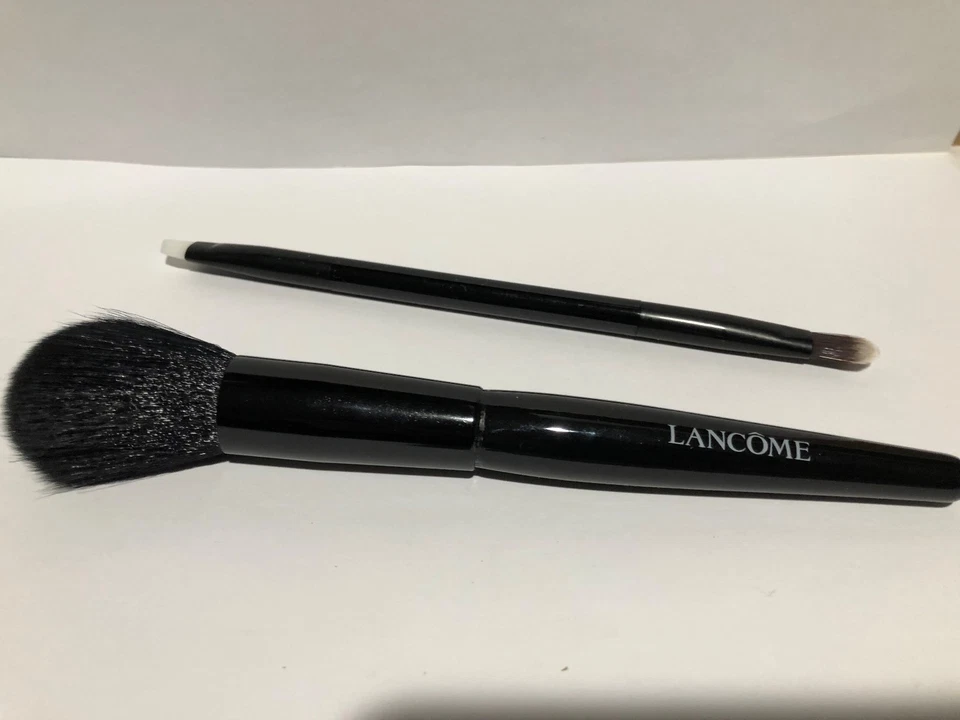 Juego de 2 cepillos: LANCOME Brush Face Blender Cheek Powder 6,5 pulgadas y cepillo pequeño Foto 2 de 4