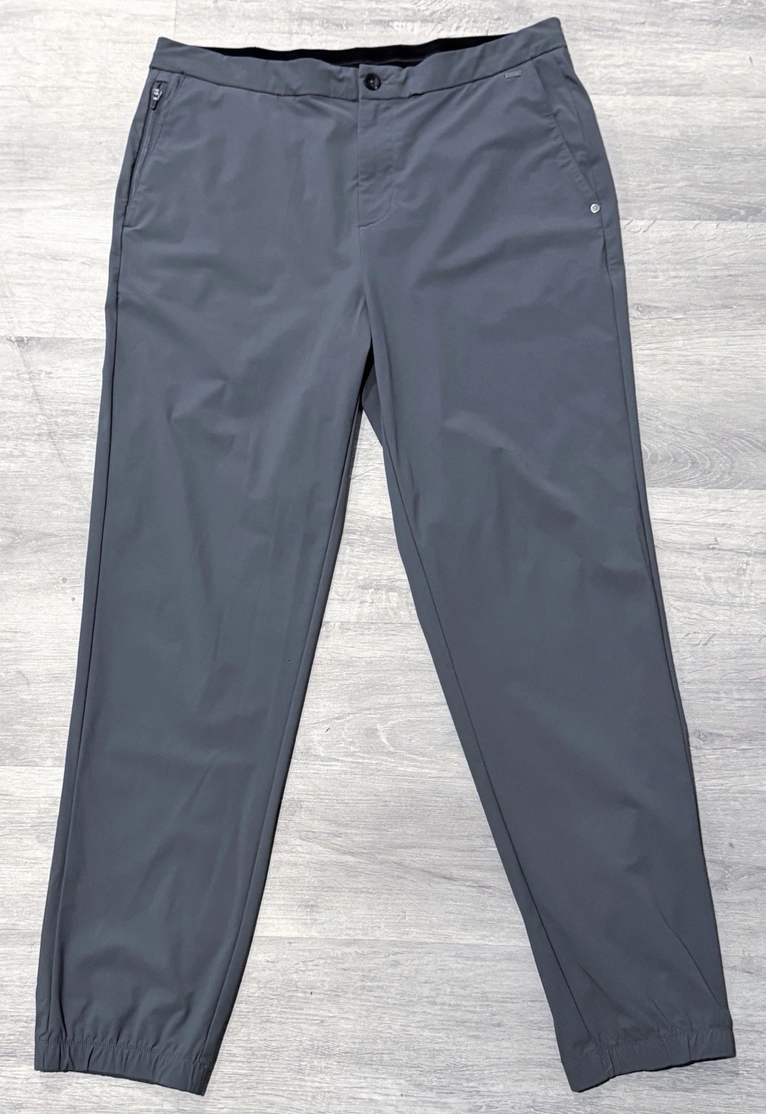 Vuori Men's XL Meta Stretch Jogger Pants 38 x 30 Solid Gray Gym Athletic Travel