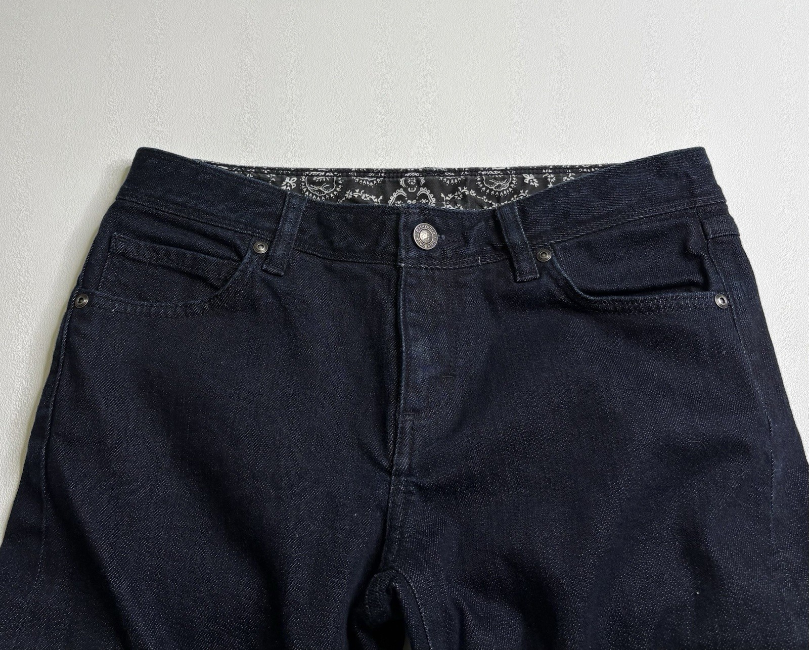 Patagonia Low Rise Iron Clad Dark Wash Blue Denim Cargo Jeans Womens 30 x 28 thumbnail 2