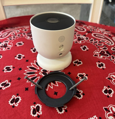 Google Nest Cam Indoor/Outdo Wi-Fi IP Security with mounting and hardware