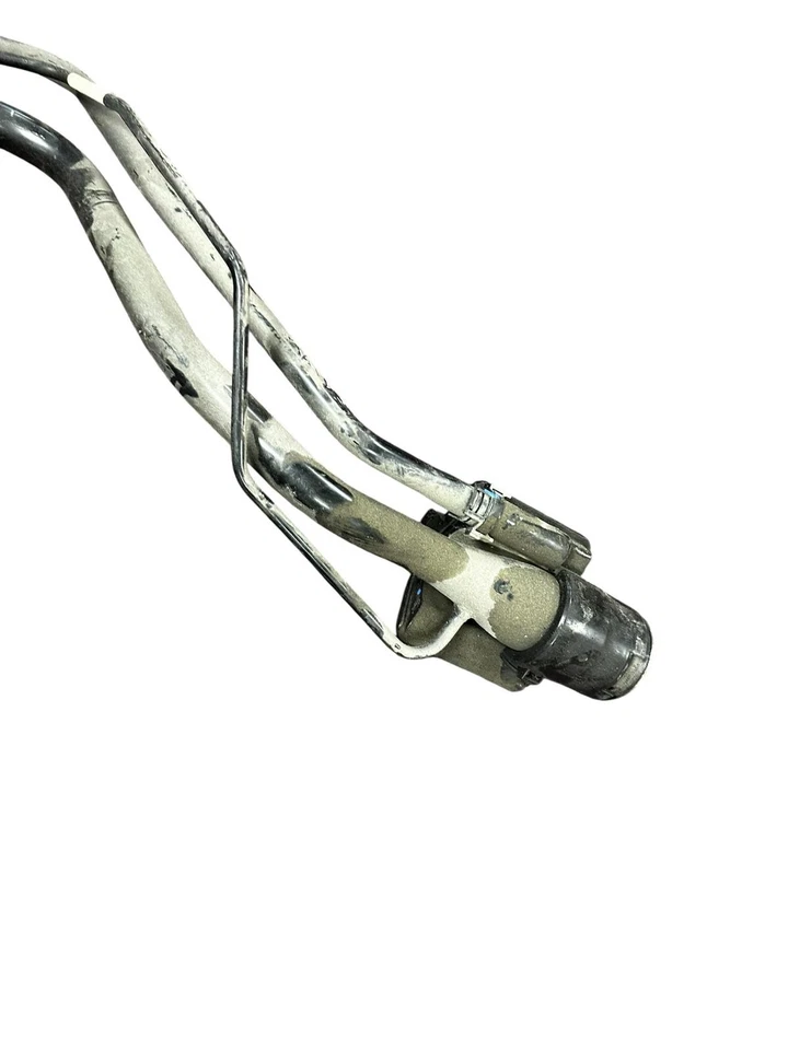 11-15 LEXUS CT200h TANQUE DE COMBUSTIBLE LLENADO CUELLO LÍNEA TUBO OEM Foto 3 de 4