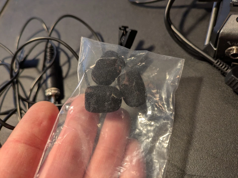 ZOOM F1 field recorder + Lavalier mic (Kaum Benutzt) - Bild 4 von 4