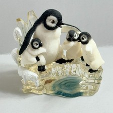 Пингвины Vintage Polar Playmates Penguin Figurine
