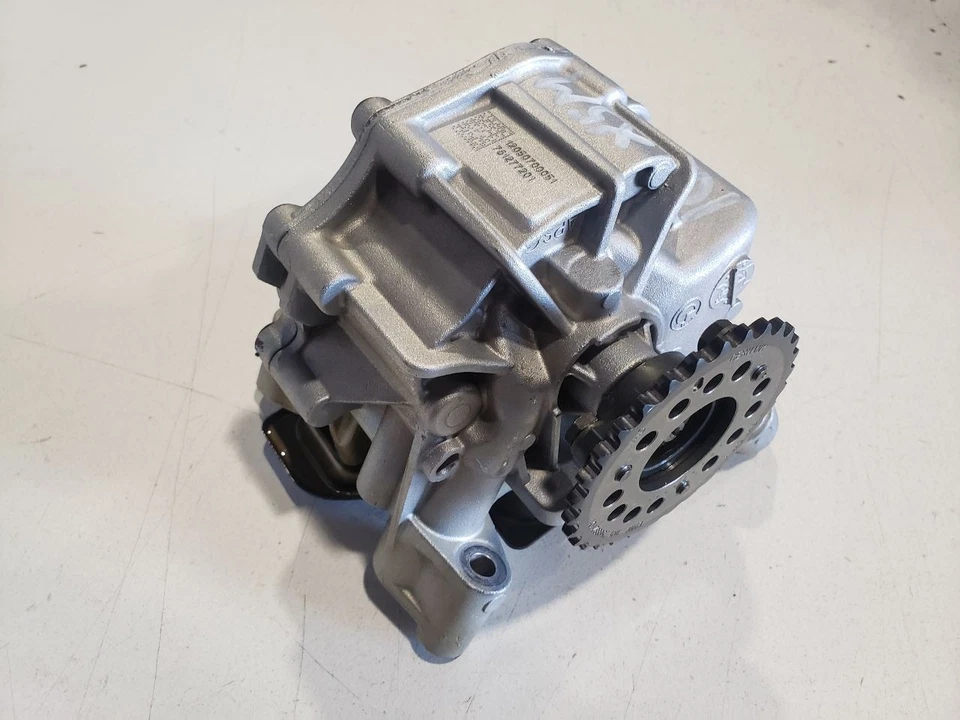 Bomba de aceite del motor - BMW X5M E70 LCI 2013 4,4 L turbo automático - OEM 7612772 Foto 2 de 4