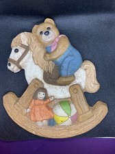 Frankie's Designs 1986 TEDDY BEAR on ROCKING HORSE Wall Plaque Vintage Nursery