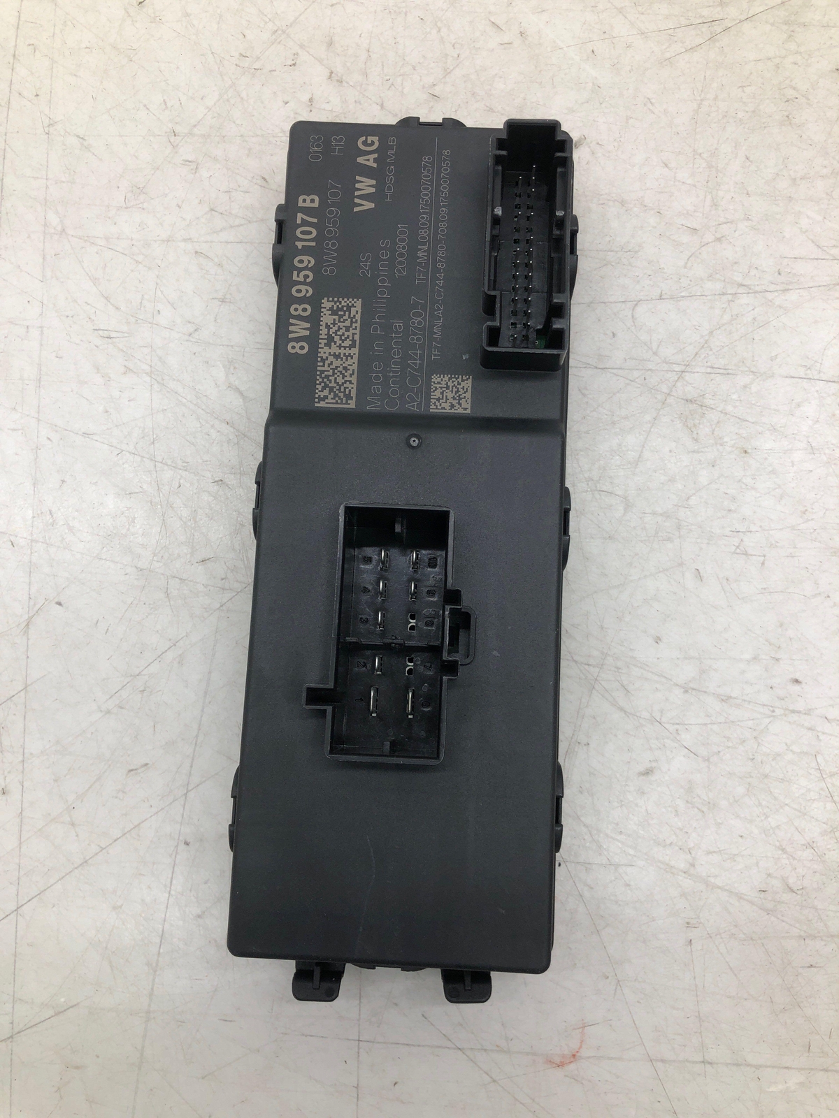 2016-2020 BENTLEY BENTATGA REAR LIFTGATE TAILGATE MODULE 8W8959107B *BROKEN TAB*