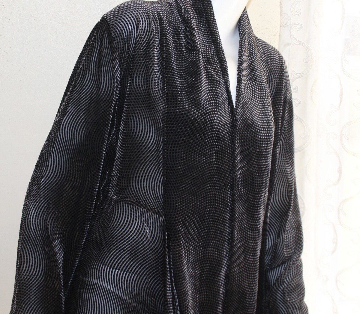 Cocoon House Sz S M Art-to-Wear VELVET BURNOUT Op-ART Devore Lagenlook Jacket View 2