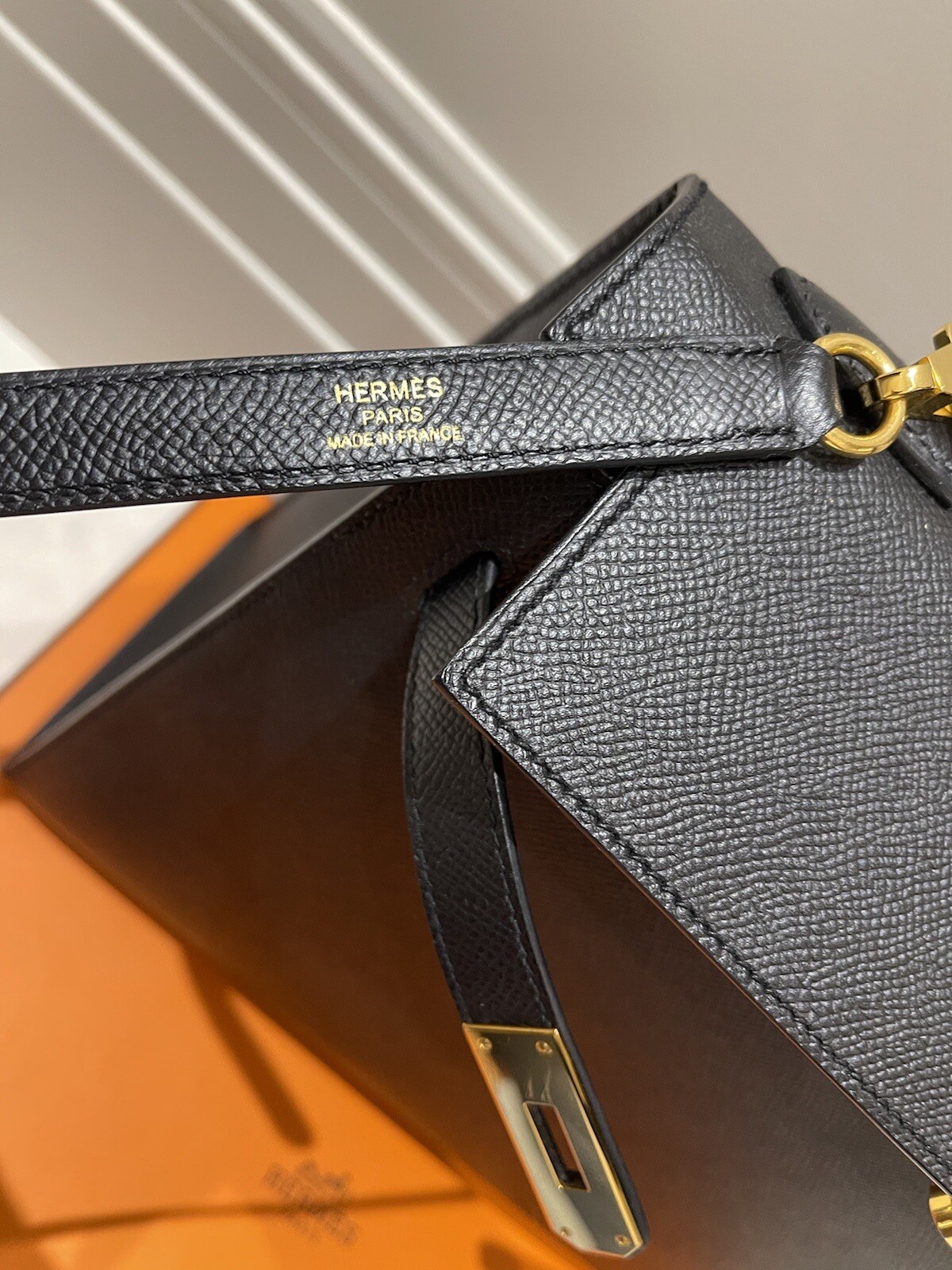 Authentic Hermes Kelly Sellier 32 - Epsom Leather In Noir 89 With Gold Hardware image 8