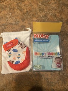 nuby soothing teething mitten with hygienic travel bag