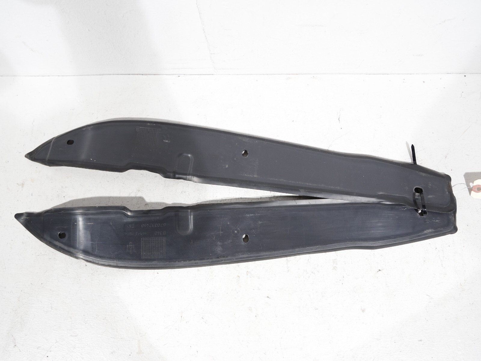 17-20 MASERATI LEVANTE FRONT RIGHT & LEFT FENDER REARWARD PROTECTOR COVER OEM🚗
