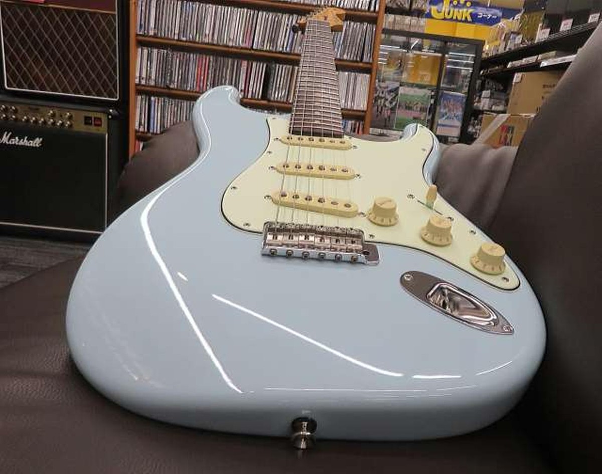 FREEDOM CUSTOM GUITAR RESEARCH RETRO STYLE R.S.ST Electric