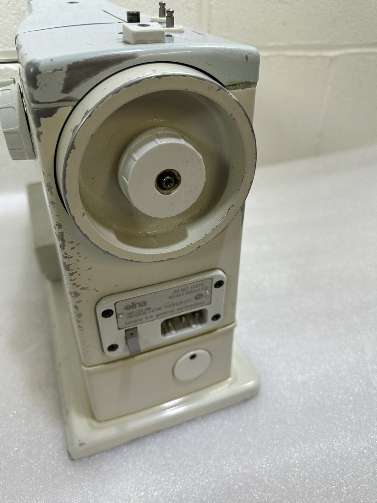 ELNA SUPERMATIC SEWING MACHINE Inc. Foot Pedal, Presser Feet, Cams