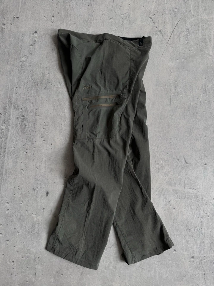 Pantalones para mujer Arcteryx de exterior talla 8 Foto 3 de 4