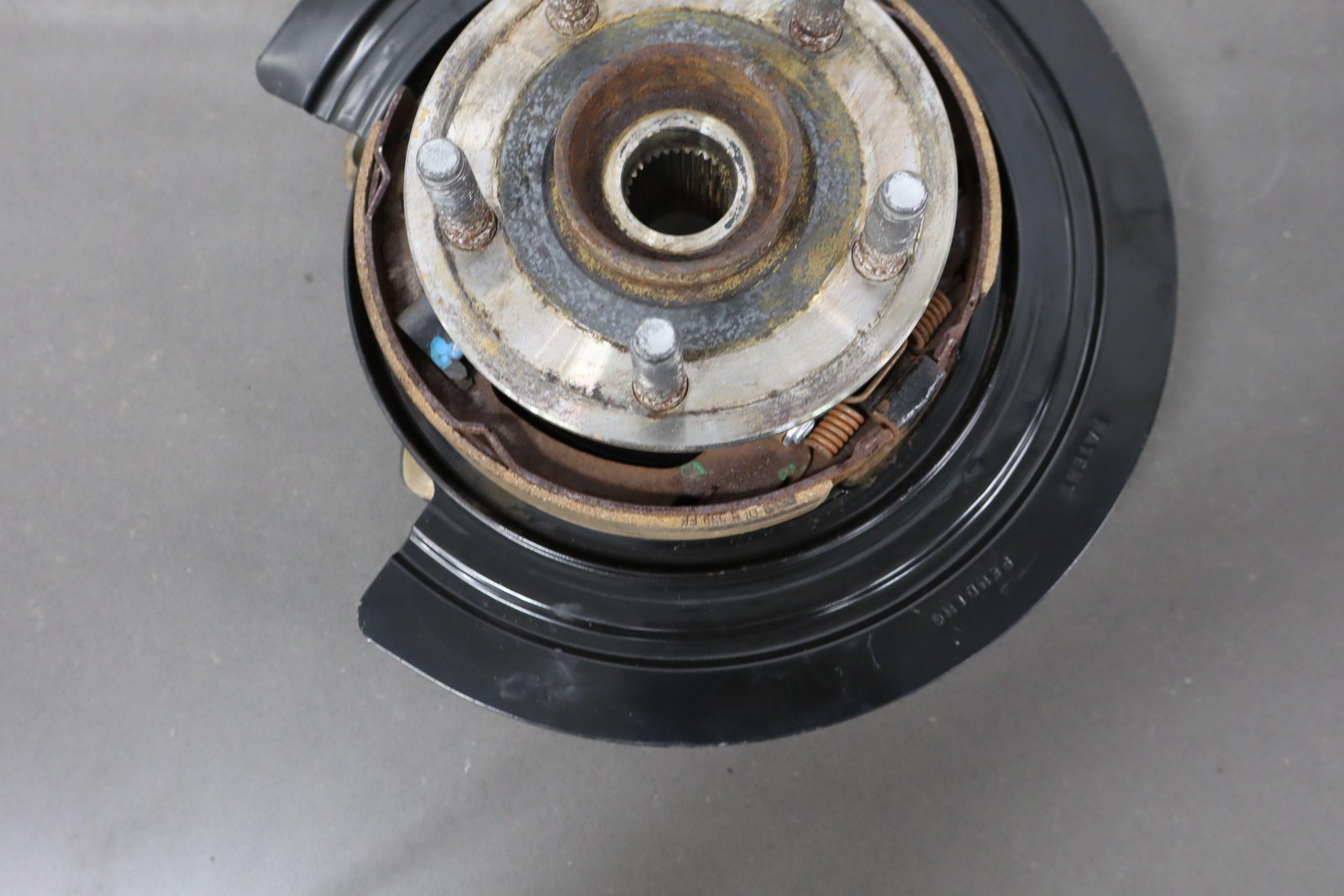 12-15 Jeep Grand Cherokee SRT8 Left Rear Suspension Knuckle Arms Spindle OEM LH