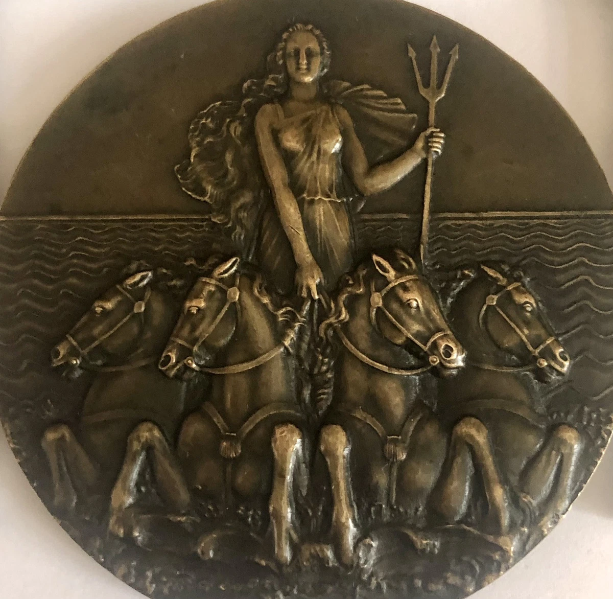 Médaille Ancienne Or Rose Portrait De Femme - C