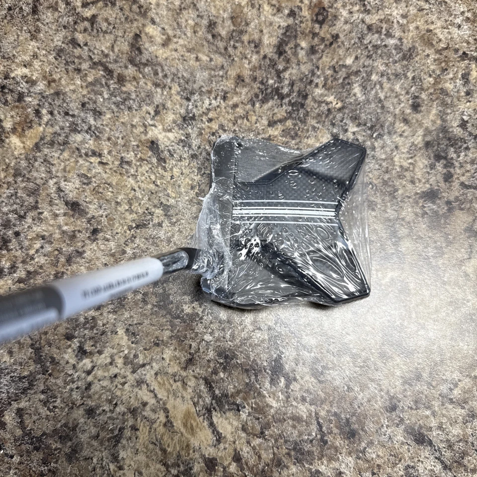 NEW COBRA 3D PRINTED AGERA RS 30 PUTTER 35” w/HEAD COVER. NIP - Image 3 of 4