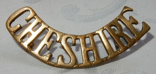 WW1 CHESHIRE REGIMENT MILITARY SHOULDER TITLE BADGE COFFIN LUGS WORLD WAR I