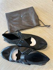 Nike x SKIMS Rift Black Low Top Athletic Snea...