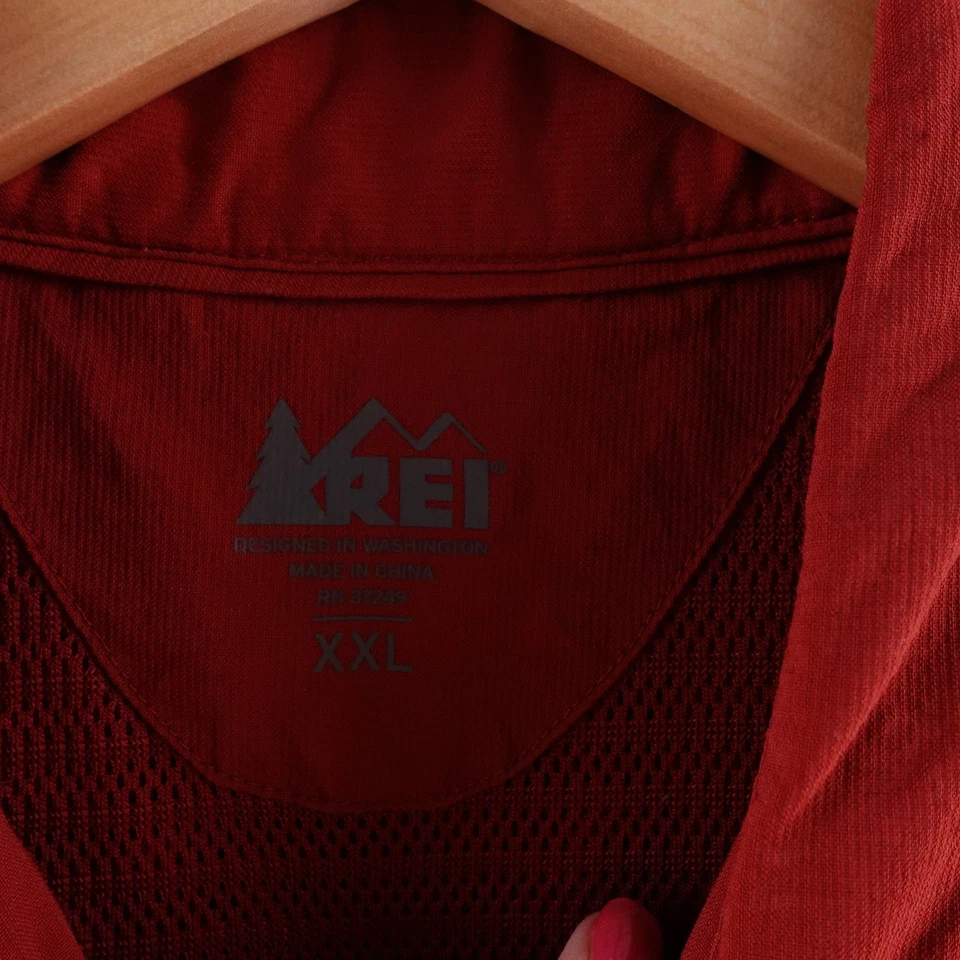 Camisa REI Para Hombres Roja Manga Corta Abotonada Senderismo Aventura Talla XXL Campamento Foto 4 de 4