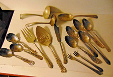 LOT MIXTE DE 16 COUVERTS VINTAGE/ANCIENS EN ARGENT - COURONNE, SHELTON, ROGERS,