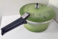 Vintage PRESTO Deluxe Avocado Green Stove Top Pressure Cooker 6 QT PCC6AD