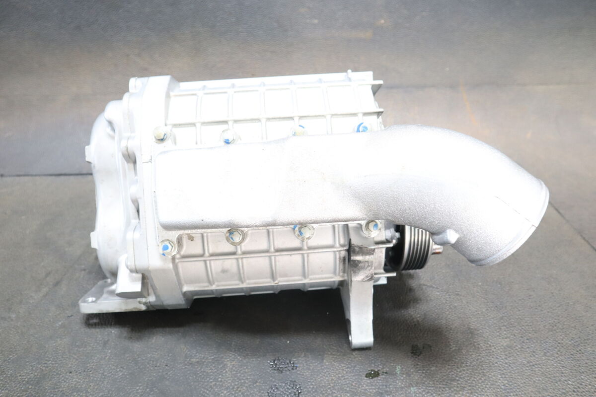 2010 KAWASAKI JET SKI ULTRA 260 LX JT1500 SUPERCHARGER 15051 2010 KAWASAKI JET SKI ULTRA 260 LX JT1500 SUPERCHARGER 15051