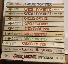 harlequin presents lot 11 by Carole Mortimer