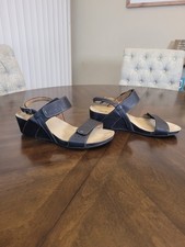 Clarks Alto Disco Wedge Sandal Women Size 89Medium, Black Leather Ankle Strap