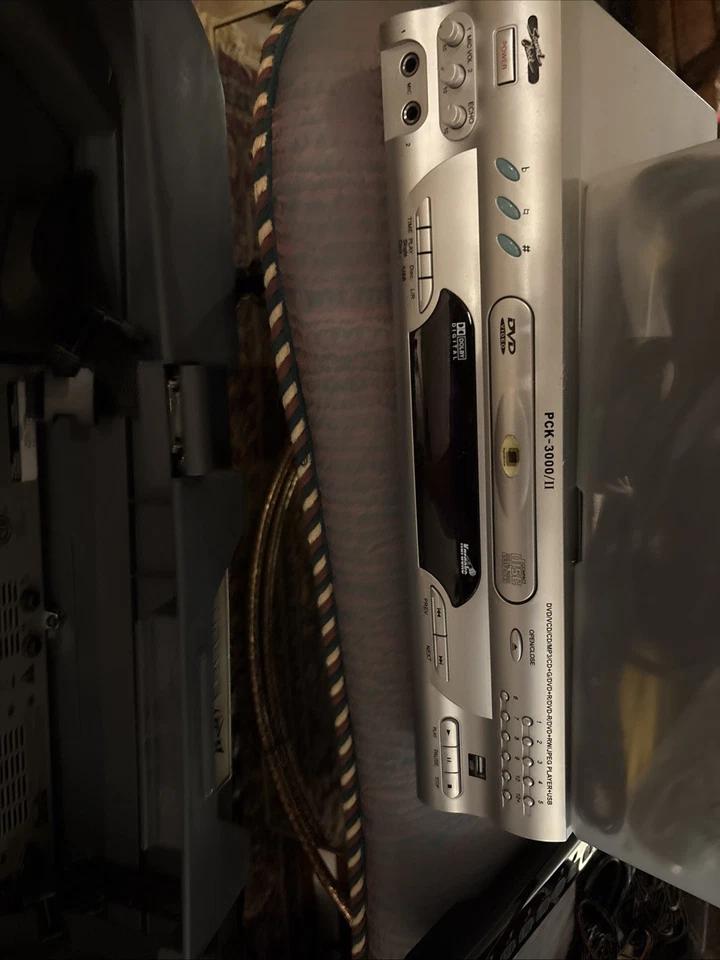 Peavey Escort 3000 Sound System/ Karaoke Setup - Image 4 of 4