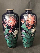 GOOD PAIR OF ANTIQUE JAPANESE MEIJI MIDNIGHT BLUE CLOISONNE ENAMEL VASES.