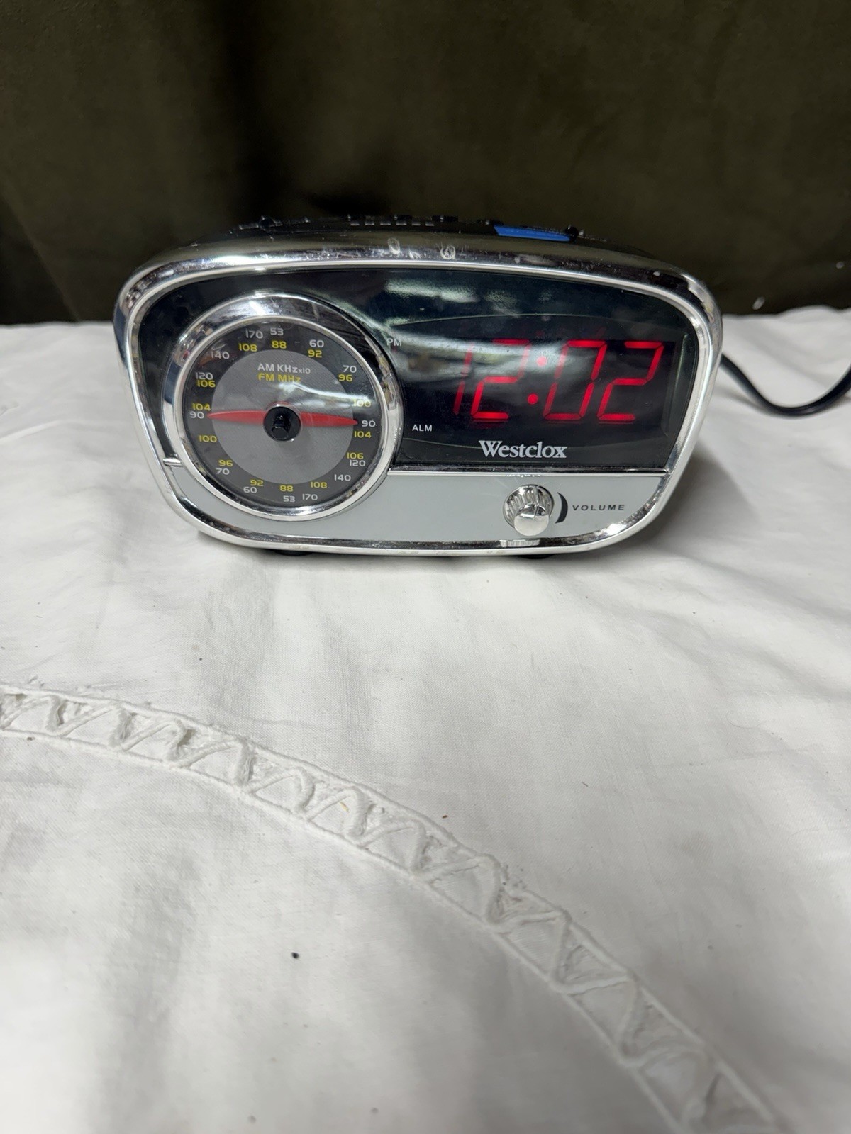 Westclox Retro Style Alarm Clock with Radio/Aux