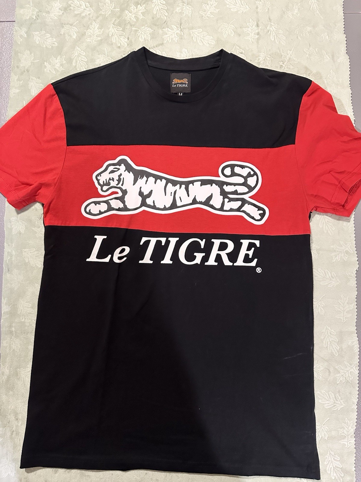 Le Tigre Collection Mens T-shirt M Striped Logo Tiger Red Black Color Block