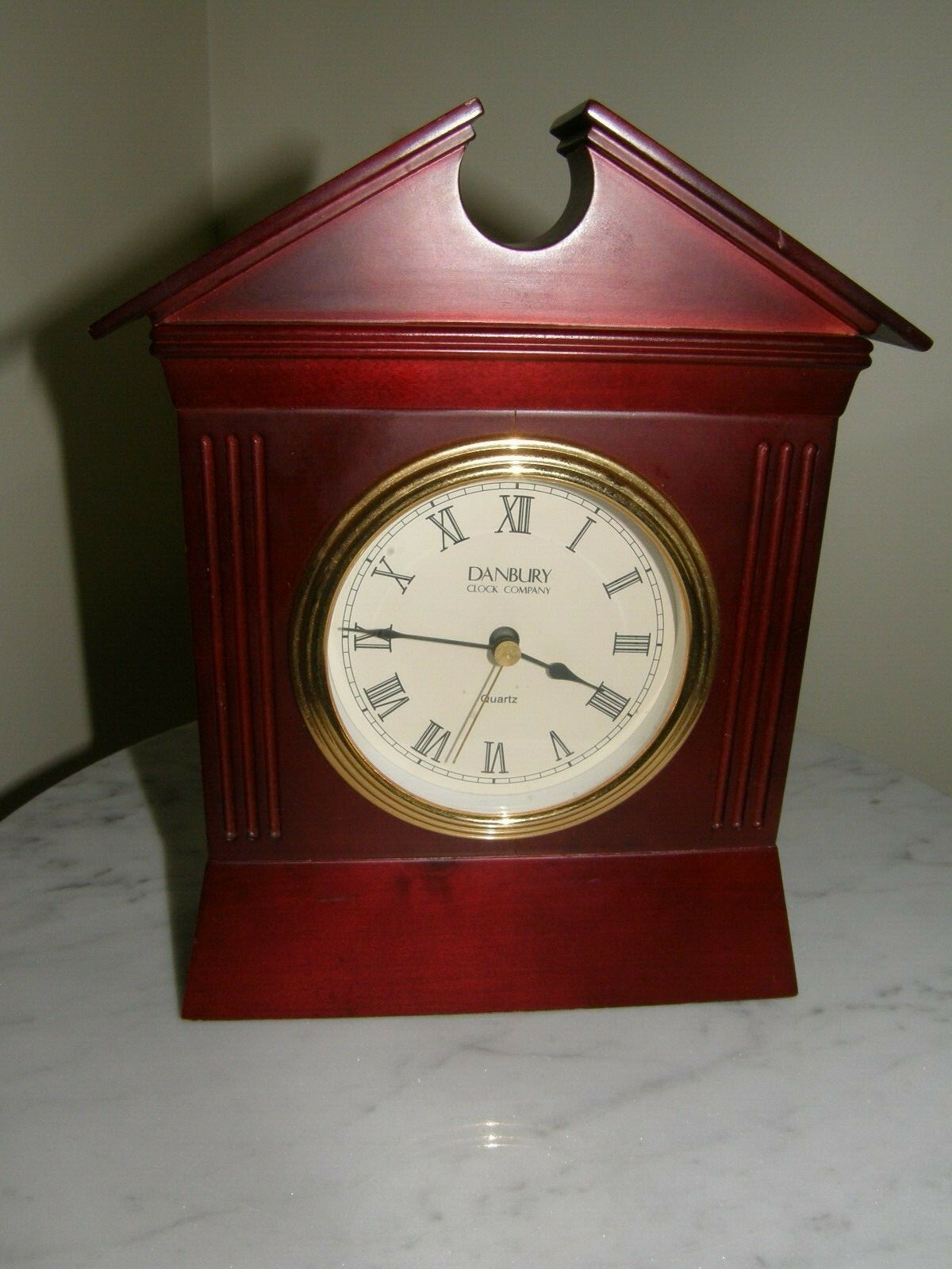 3459) Danbury Quartz Cherry Finish Mantle Clock Battery Operated NOT